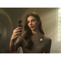Caméra portative 4K à stabilisation sur 3 axes Osmo Pocket 4 de DJI avec transmetteur DJI Mic 3 et objectif Osmo 3