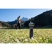 Caméra portative 4K à stabilisation sur 3 axes Osmo Pocket 4 de DJI avec transmetteur DJI Mic 3 et objectif Osmo 3