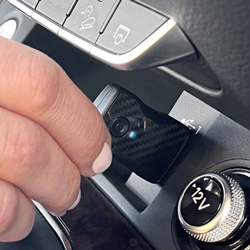 Aluratek CarPlay and Android Auto USB-C Wireless Adapter (AWCGD02F-CONS)