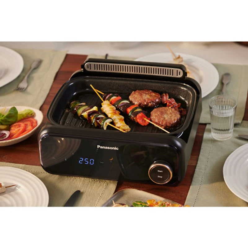 Multicuiseur barbecue et gril 5-en-1 de Panasonic (NFGM500K)
