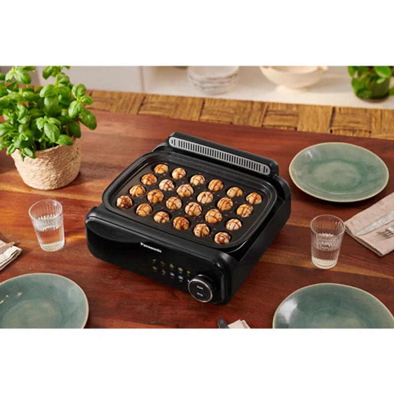 Multicuiseur barbecue et gril 5-en-1 de Panasonic (NFGM500K)