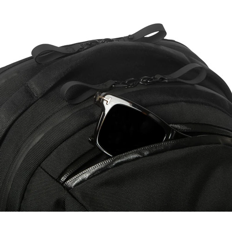 Targus Hyper 16" Laptop Commuter Backpack - Black