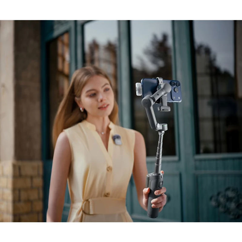 Ensemble de création avec stabilisateur à cardan Osmo Mobile 8P de DJI pour téléphone intelligent