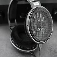 Sennheiser HD 650 Open-Back Circumaural Headphones - Black