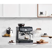Machine à espresso Barista Express de Breville avec moussoir et moulin à café - Truffe noire