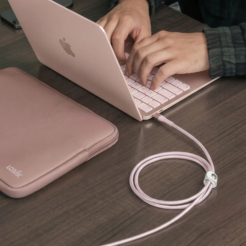 Housse Vibrance Neo de LOGiiX pour MacBook de 13 po avec câble USB-C à USB-C - Rose
