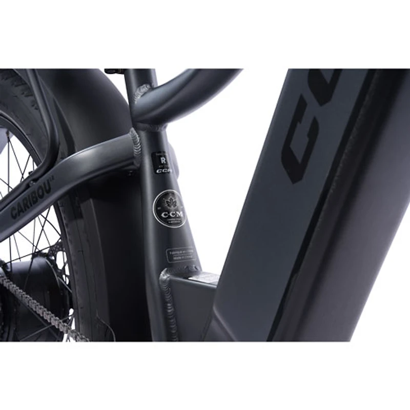 Vélo de ville électrique à gros pneus Caribou de CCM (moteur 500 W/autonomie maximale 89 km/vitesse maximale 32 km/h) - Noir