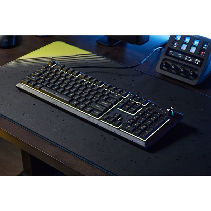 Clavier de jeu pleine grandeur rétroéclairé RVB mécanique à touches linéaires SKIFF 100 Plus de Corsair