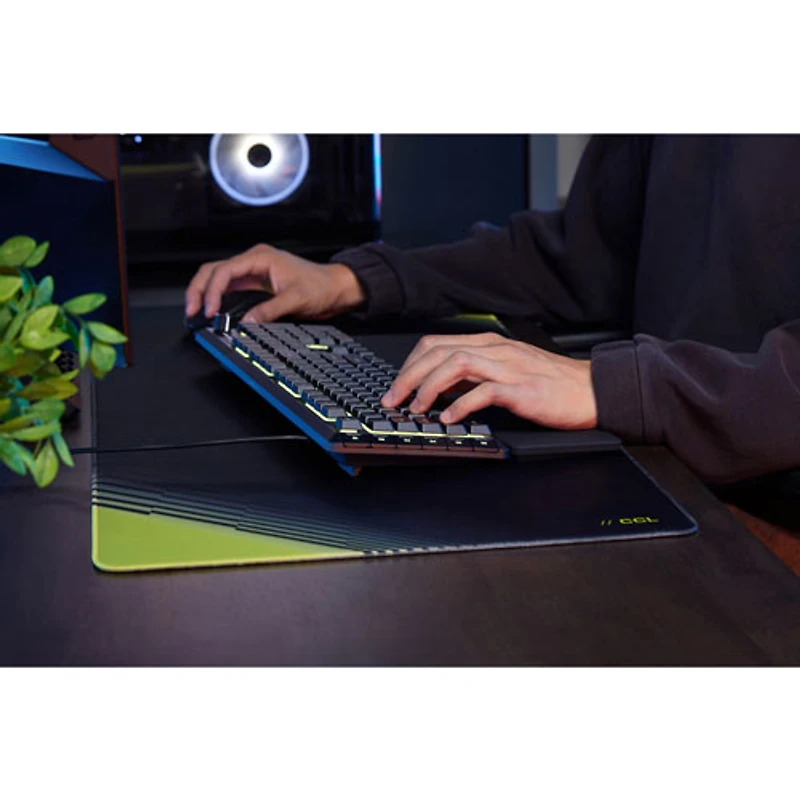 Clavier de jeu pleine grandeur rétroéclairé RVB mécanique à touches linéaires SKIFF 100 Plus de Corsair