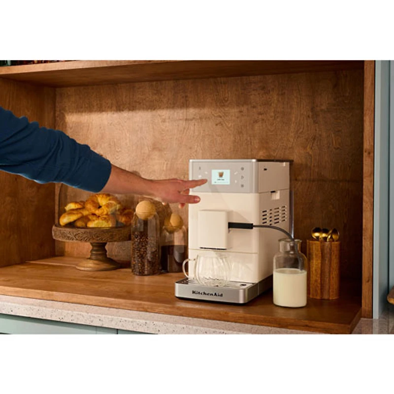 Machine à espresso entièrement automatique KF3 de KitchenAid avec moussoir à lait et moulin - Porcelaine