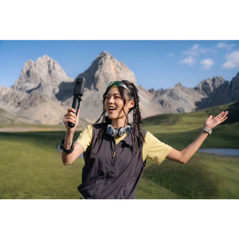 Insta360 X6 Waterproof 8K 360° Sports Camera Essential Bundle - Midnight Black