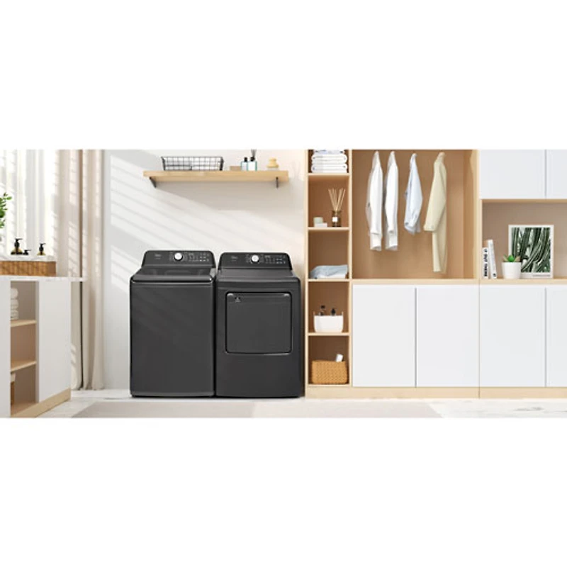 Laveuse à chargement par le haut avec agitateur 5,2 pi³ et sécheuse électrique 7 pi³ de Midea - Acier inoxydable noir mat/Gris métallique