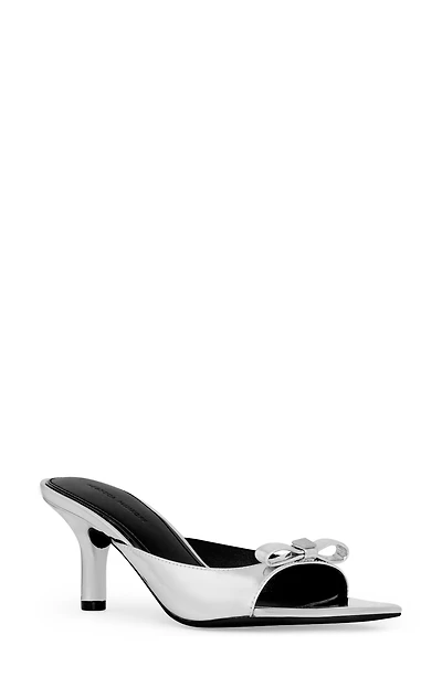Bow Sandal