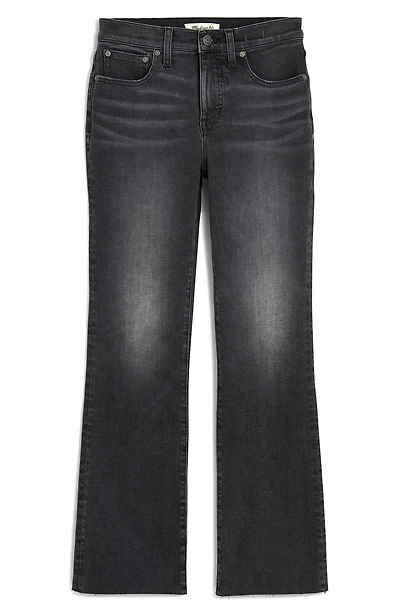 Kick Out Raw Hem Crop Jeans