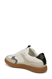 Tastic Low Top Sneaker