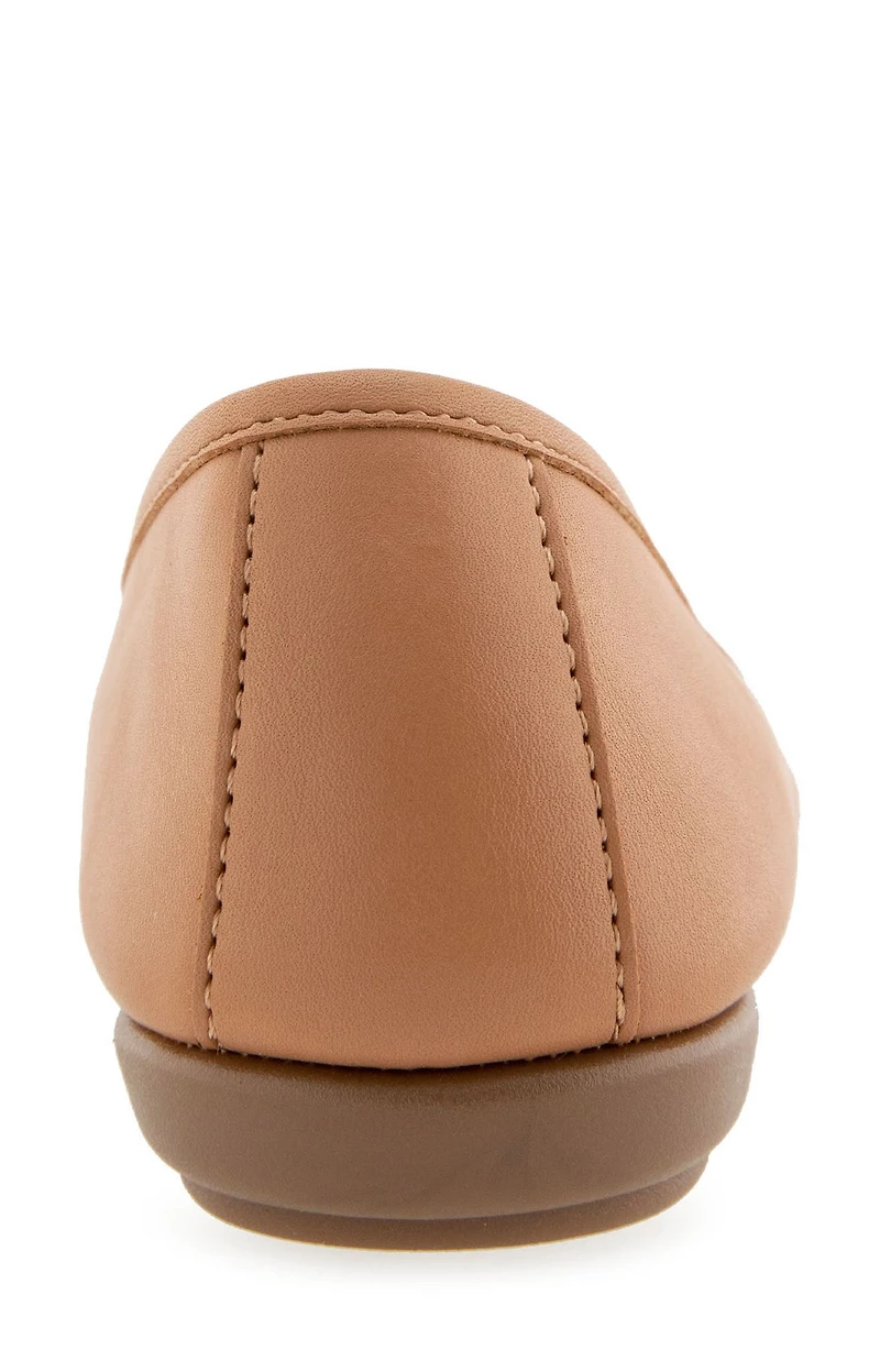 Big Bet Buckle Round Toe Flat