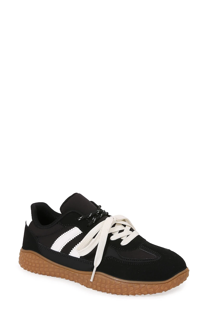 Double Lace Sneaker