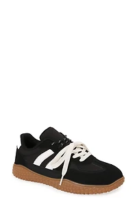 Double Lace Sneaker