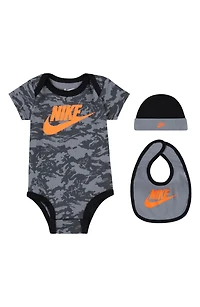 Camo Bodysuit, Beanie & Bib Boxed Set
