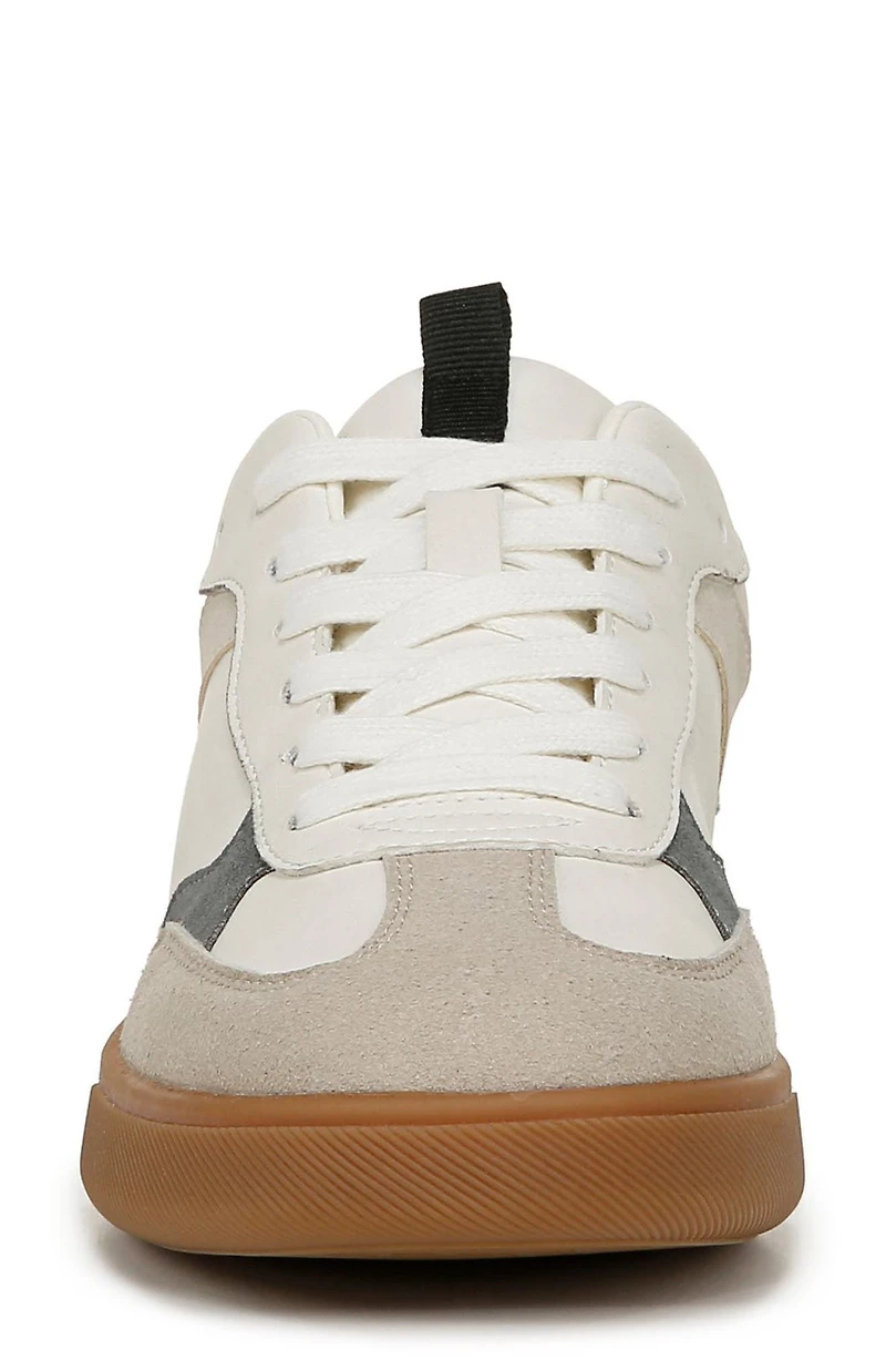 Tastic Low Top Sneaker