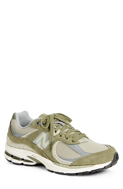 Gender Inclusive 2002R Sneaker