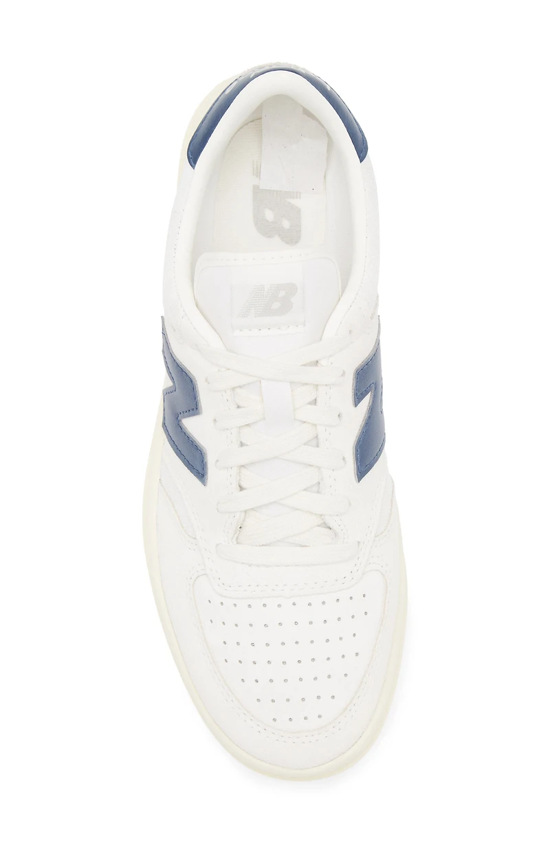 T500 Tennis Sneaker