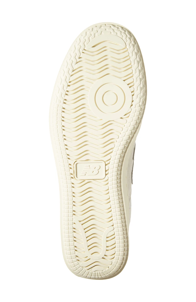 T500 Tennis Sneaker