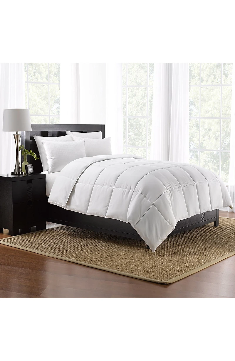 Lightweight Down-Blend Comforter