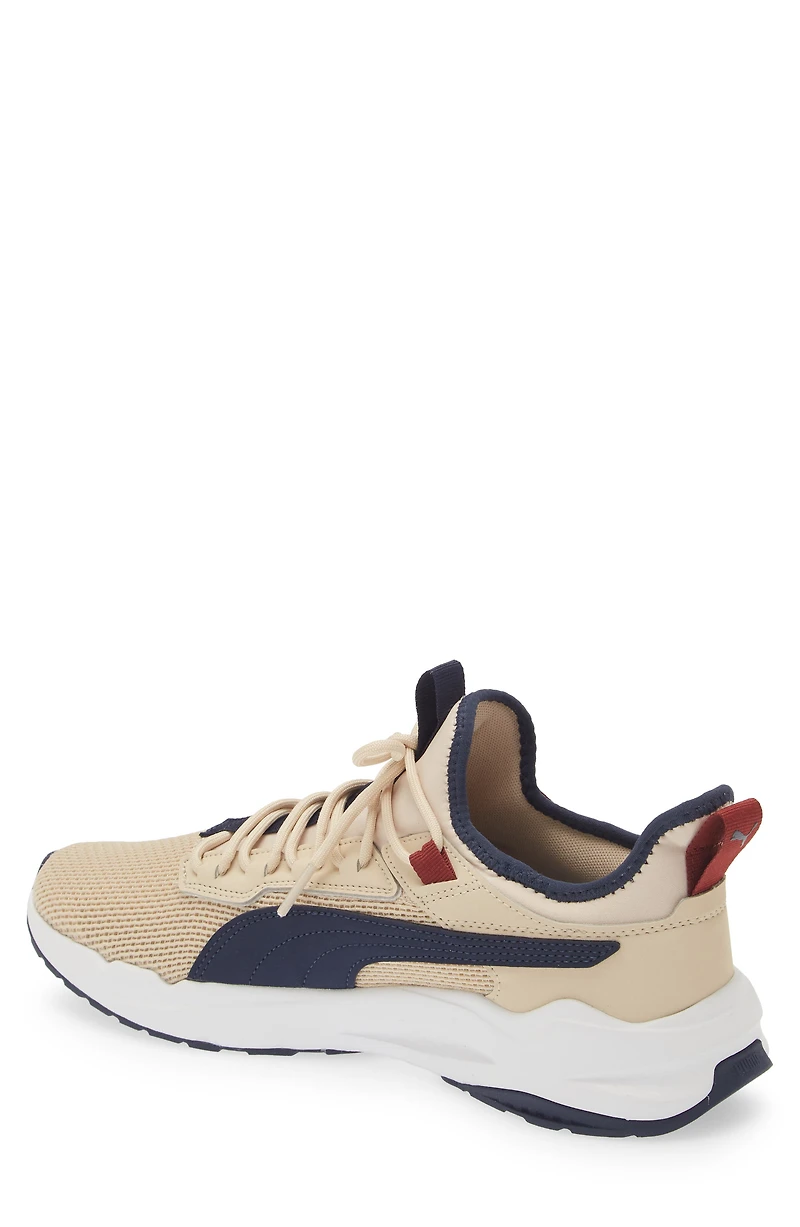 Stride Exero Sneaker