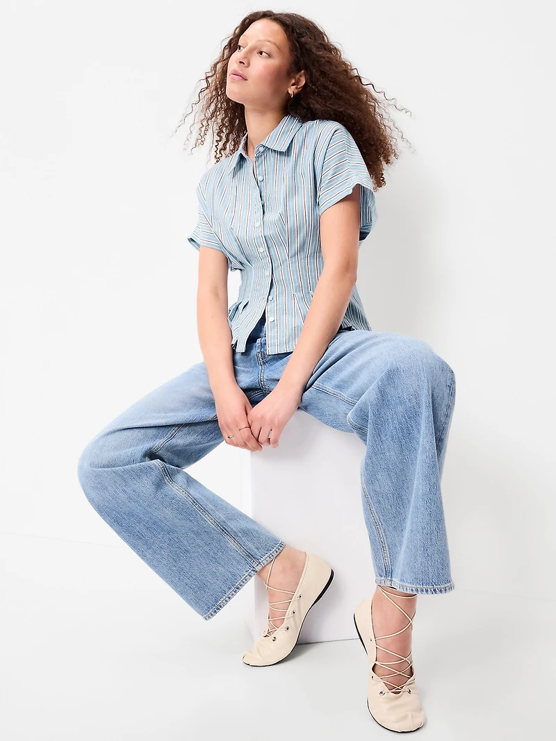 Slim Short-Sleeve Cinched-Waist Button-Down Shirt
