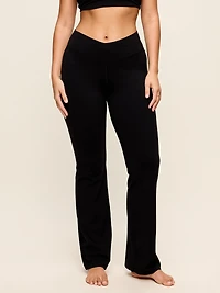 Crossover-Waist StudioSmooth Flare Leggings