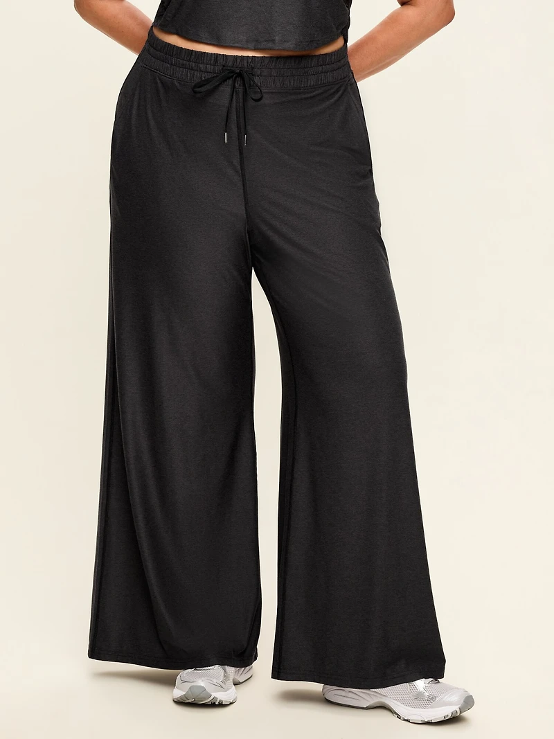 High-Waisted CloudMotion Wide-Leg Pants