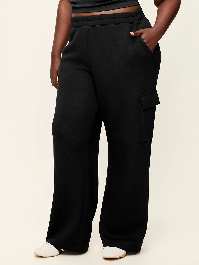 High-Waisted Bounce Fleece Wide-Leg Cargo Sweatpants