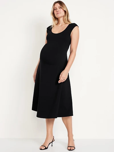 Robe mi-longue de maternité ajustée et évasée