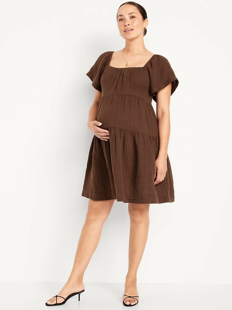 Robe courte à encolure carrée de maternité