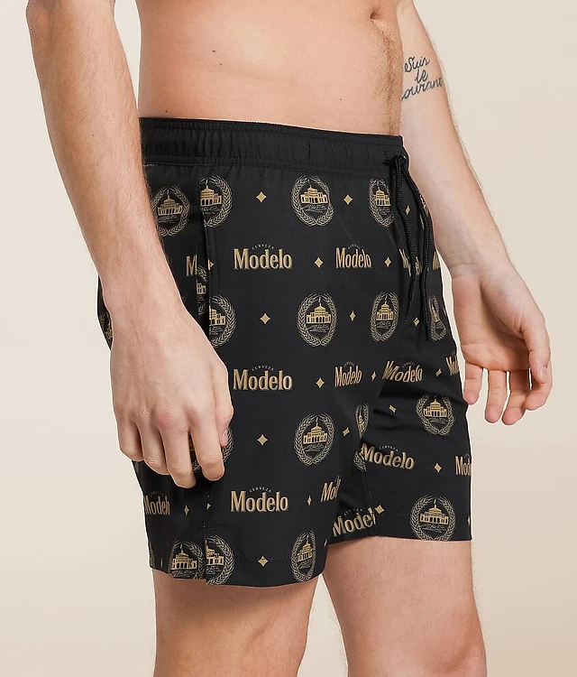 Modelo Stretch Swim Trunks