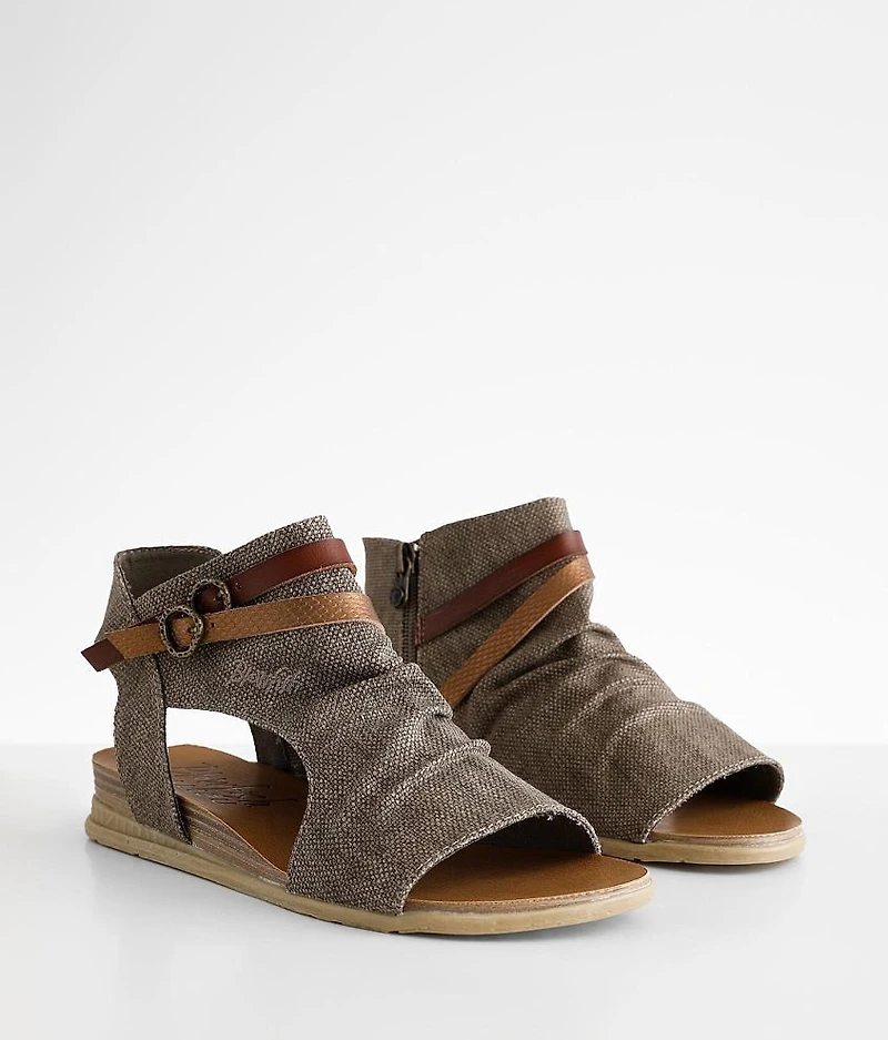 Boxie Hooded Sandal