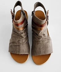 Boxie Hooded Sandal