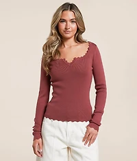 Scalloped Trim Top