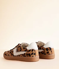 Notice Stitch Leather Sneaker