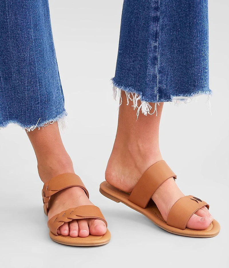 Hena Sandal