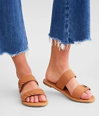 Hena Sandal