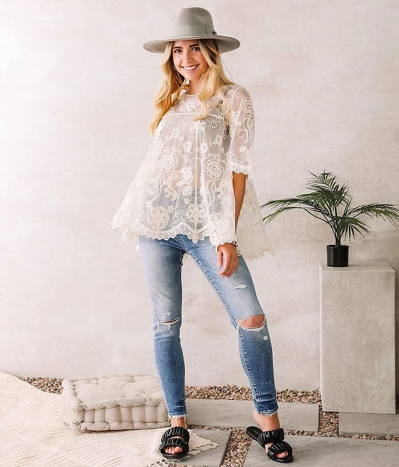 En Creme Floral Embroidered Lace Top