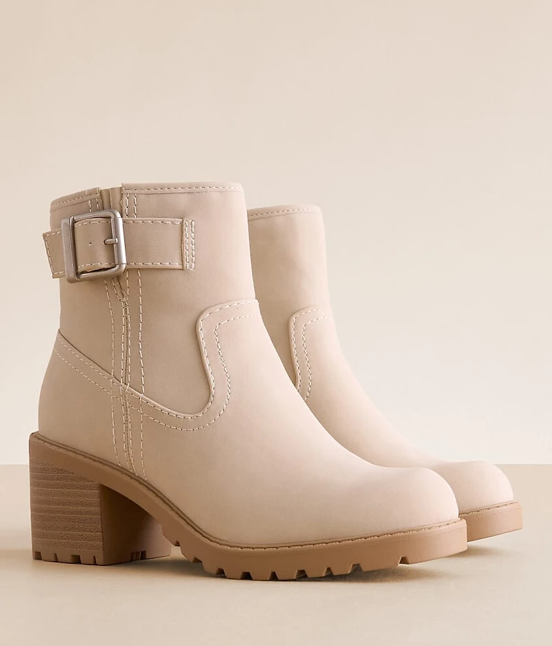 Pillow Chelsea Ankle Boot