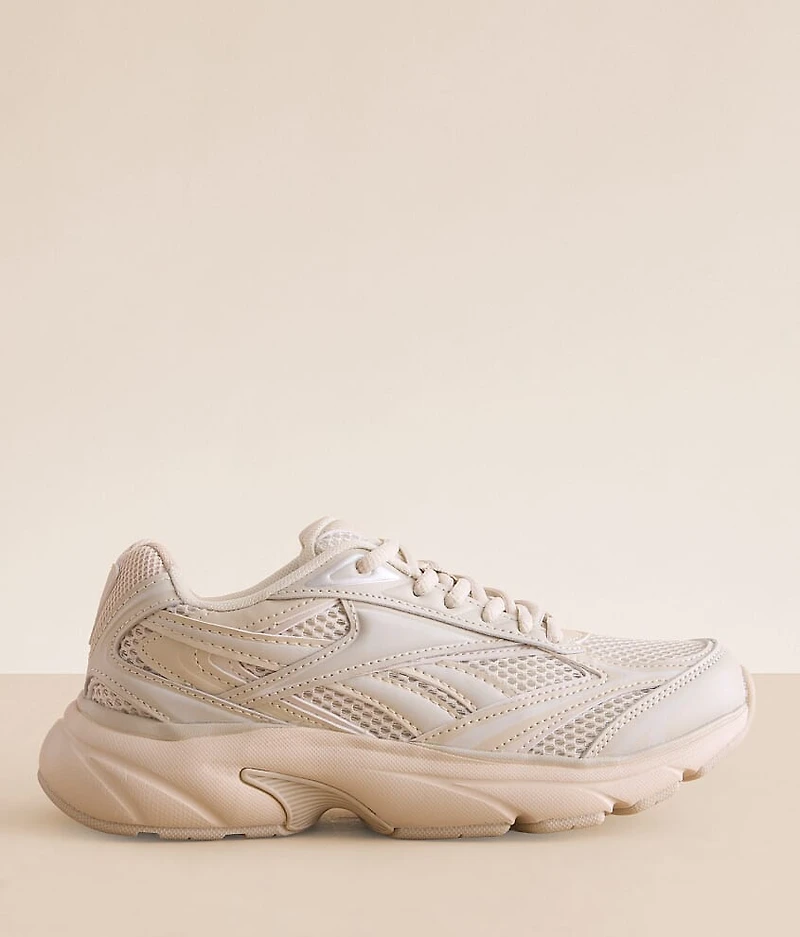 Reebok Belwave Leather Sneaker