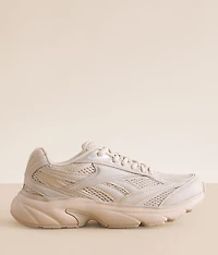 Reebok Belwave Leather Sneaker
