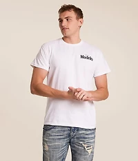 Modelo Cow Skull T-Shirt