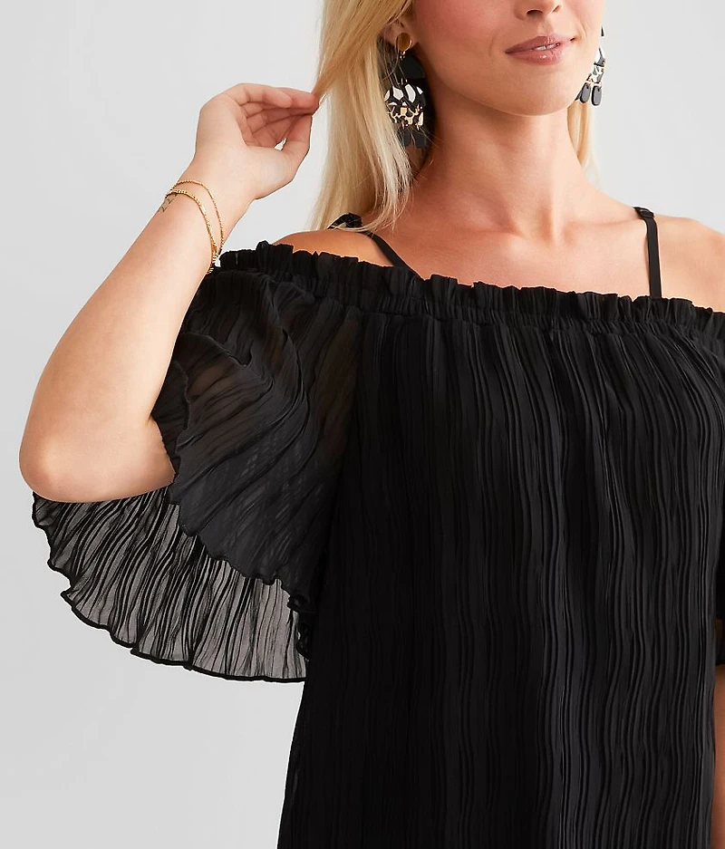 Cold Shoulder Crinkle Top