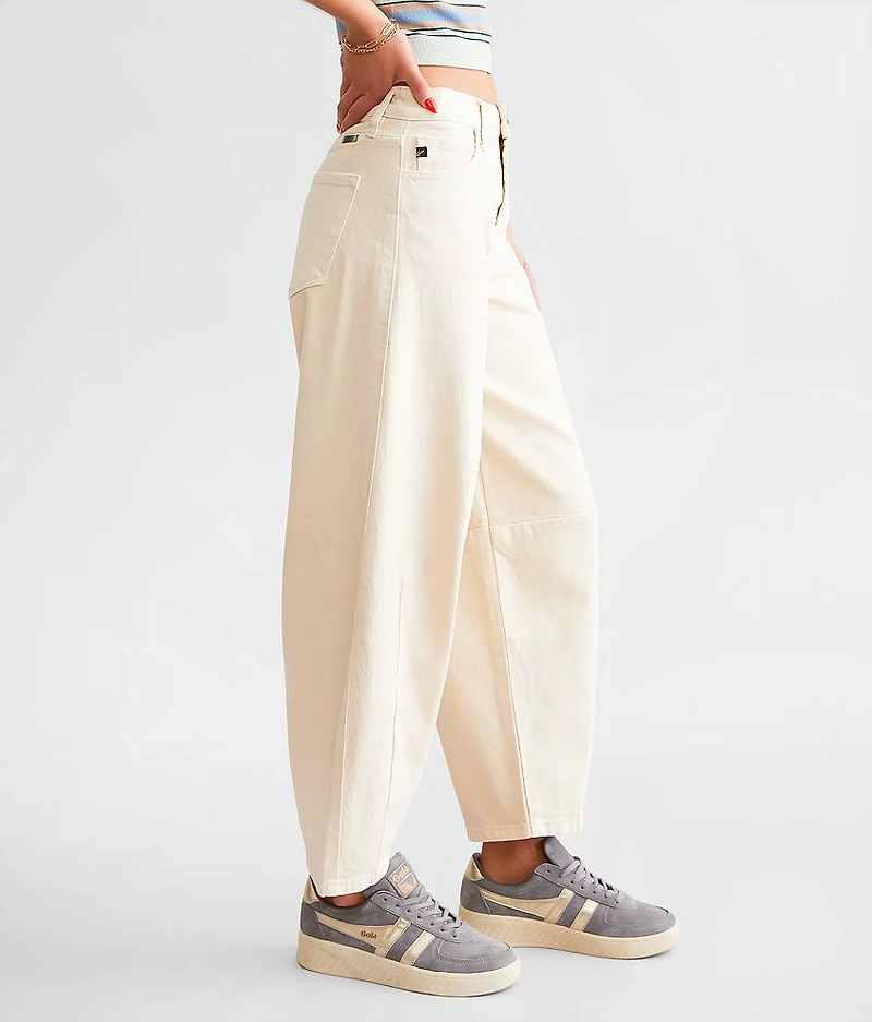 High Rise Horseshoe Barrel Stretch Jean