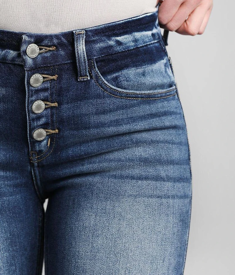 Kurvy Mid-Rise Skinny Jean